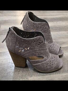 Not Rated Mauve Suede Cutout Peep-Toe Block Heel Booties